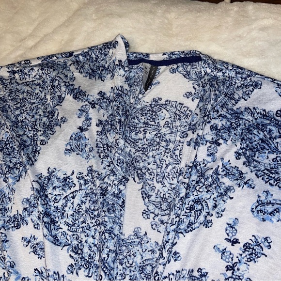 Jaclyn Intimates Cardigan - Picture 4 of 9